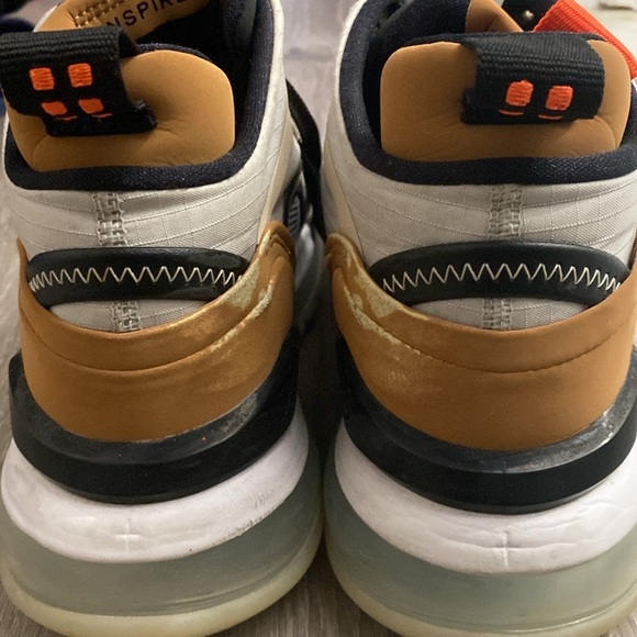 Jordan aerospace 720 sneakers size 7.5 Used in good condition. Tan,white,black - Picture 3 of 8